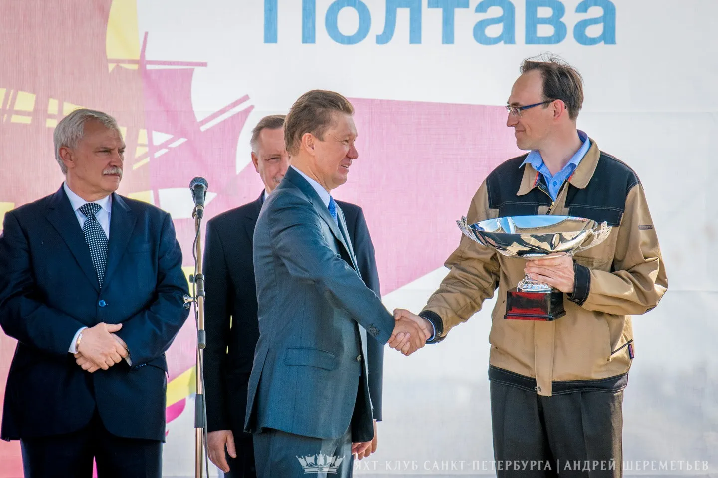 Линейный корабль «Полтава» спустили на воду в Яхт-клубе Санкт-Петербурга