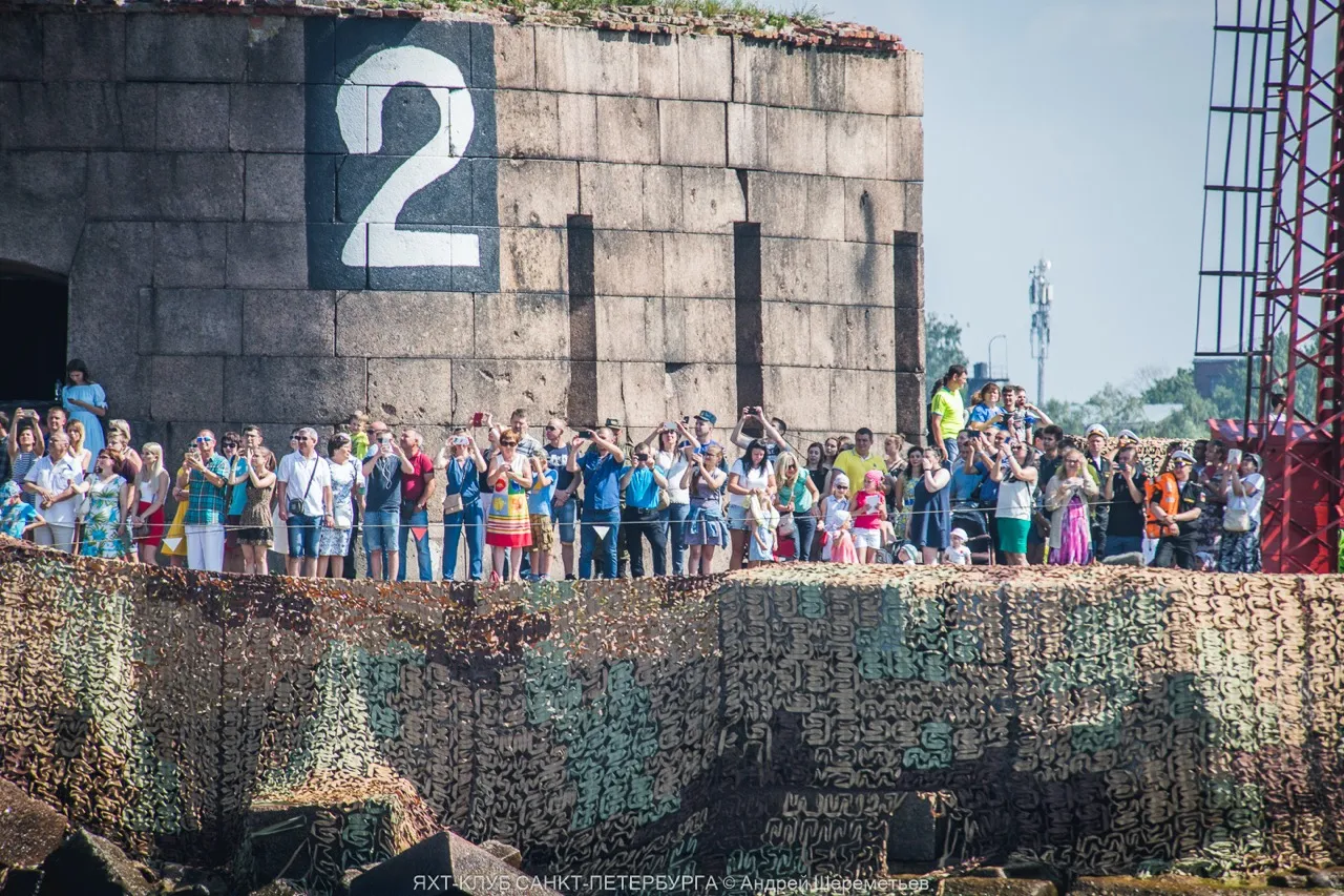 Парусники фонда на праздновании Дня ВМФ