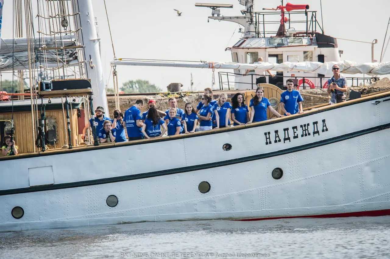 Парусники фонда на праздновании Дня ВМФ