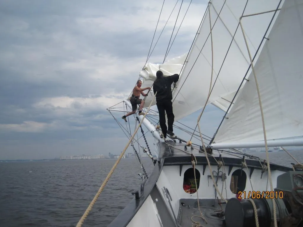 Испытания шхуны "Надежда" на воде 1 выход, 2010 год